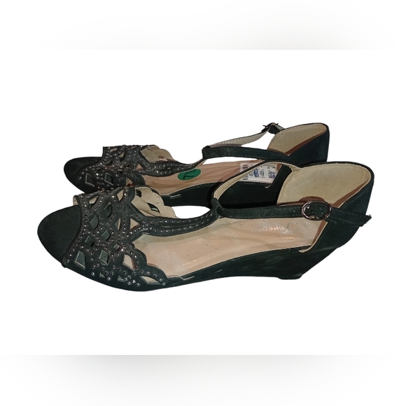 NWT Forever ( 7.5) black jeweled wedge sandals - Picture 4 of 5